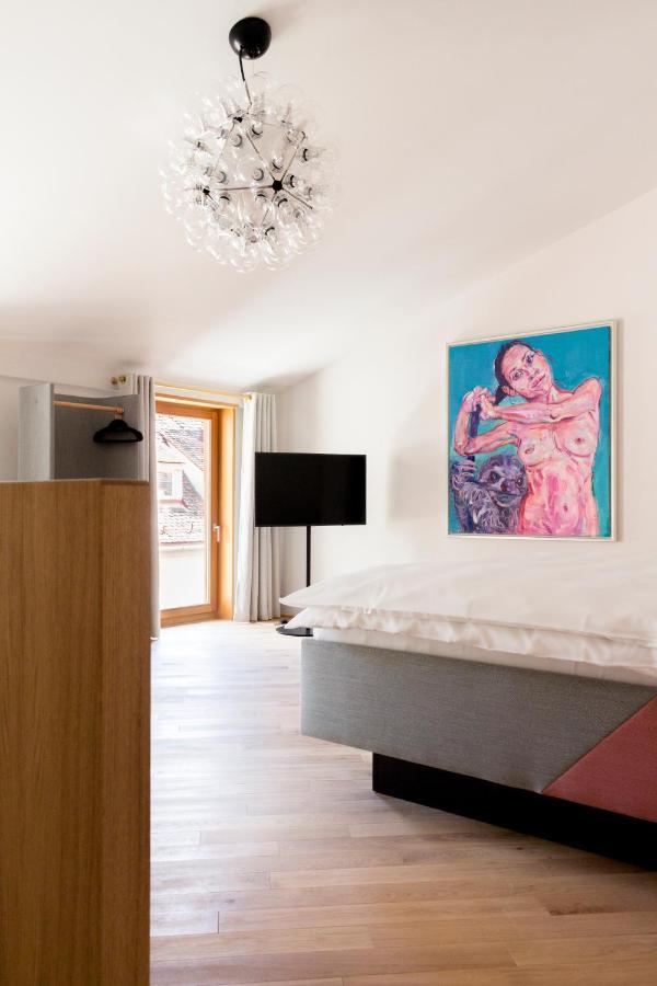 Kai 36 - Hotel Zwischen Fels Und Fluss Graz Exterior foto Installation view of the exhibition "The Body in Art", 2016
